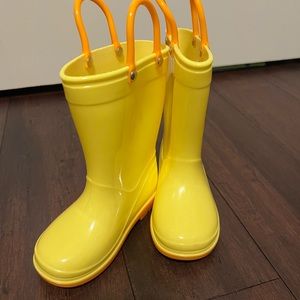 Yellow rain boots (toddler) - size 7